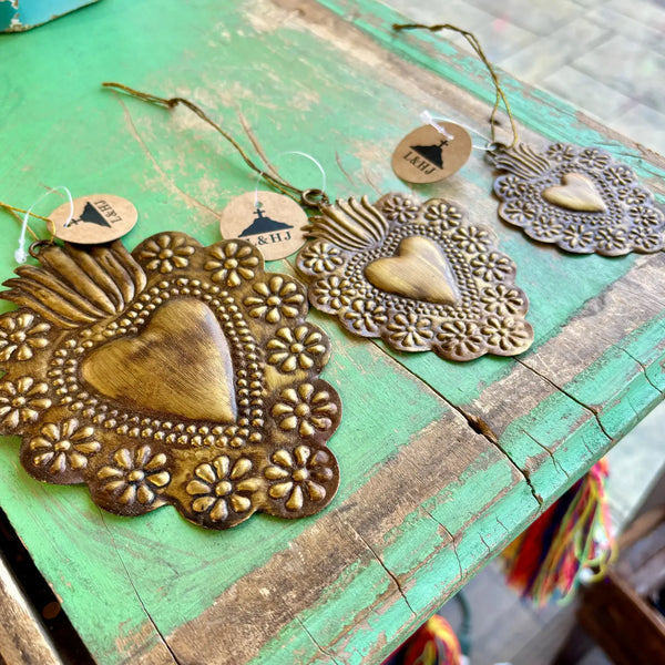 Medium Floral Tin Sacred Hearts