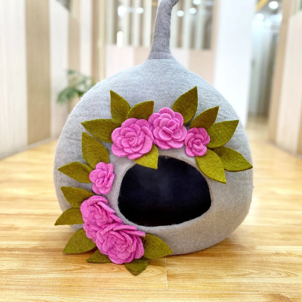 Long Tailed Flower Felt Cat Cave