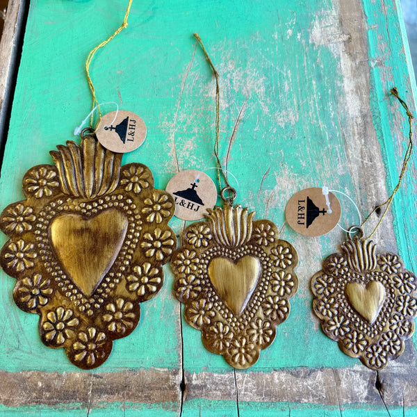 Medium Floral Tin Sacred Hearts