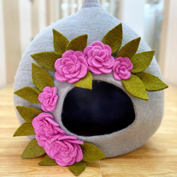 Long Tailed Flower Felt Cat Cave
