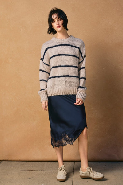 Dull Satin Lace Hem Pencil Skirt