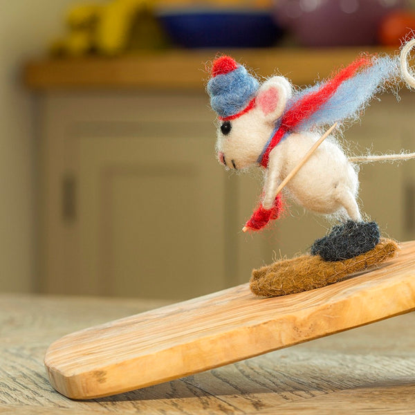 Skiing Mouse